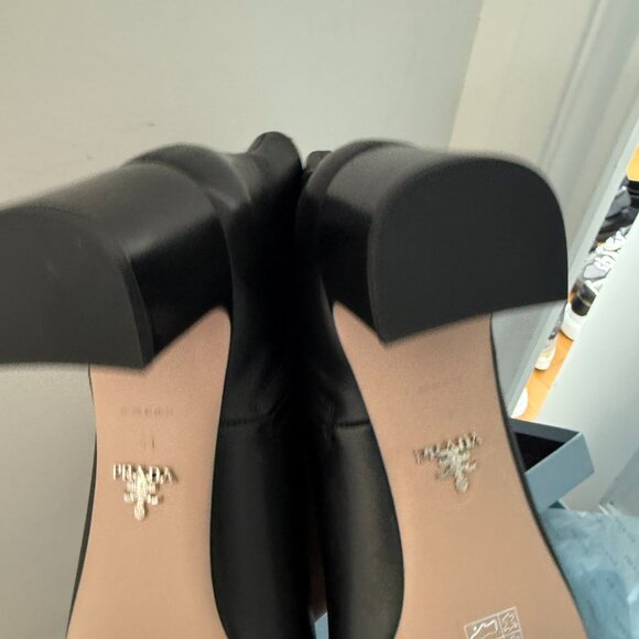 NWT Prada Ankle Boots Black Leather Block Heels Pointed Toe Zip Closure Sz 35 - Picture 10 of 10